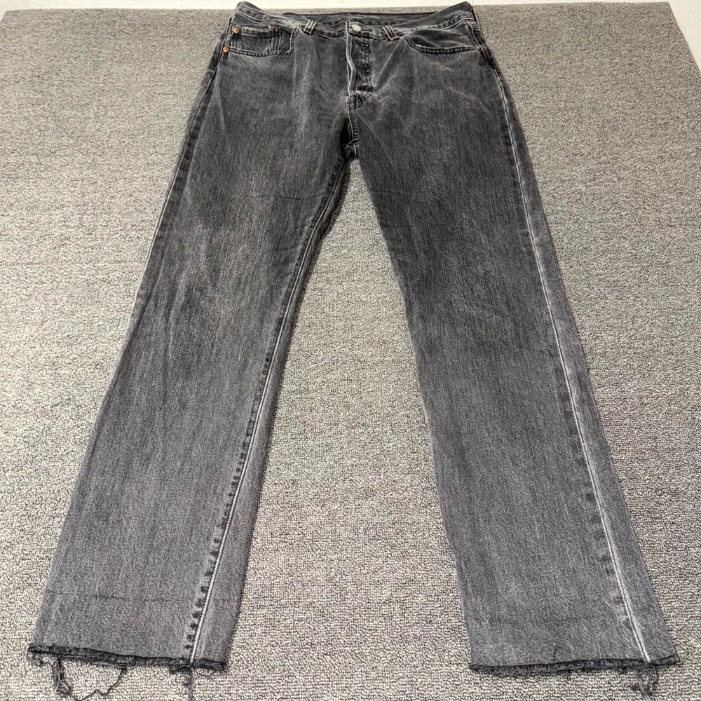 Levi's 501 Jeans Women 32x32 Black Denim Dark Wash Pockets Frayed Hem Button Fly